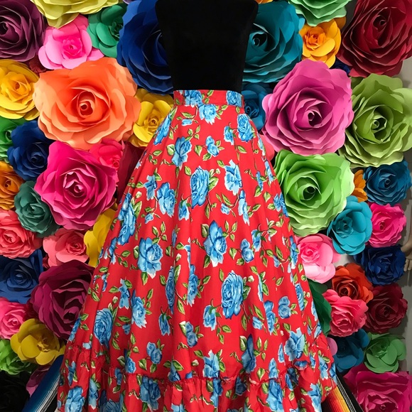 Mexican skirt red with flowers of 39” for 5 Mayo and Mexican day Halloween party - Picture 2 of 4